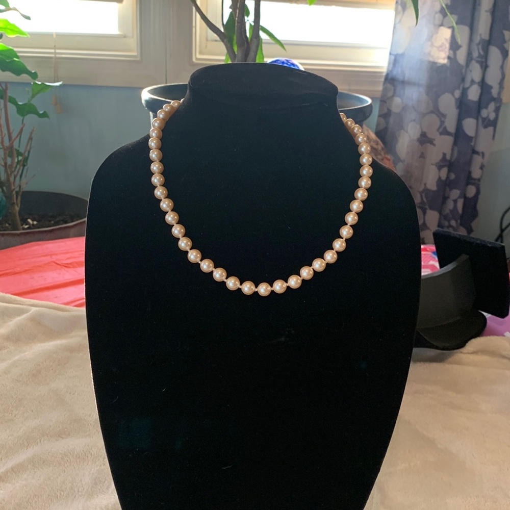 Pearl and gold necklace